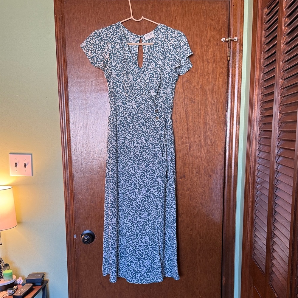 Sienna Sky Green Floral Midi Dress